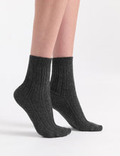 Load image into Gallery viewer, Levante Angelina Cable Crew Sock